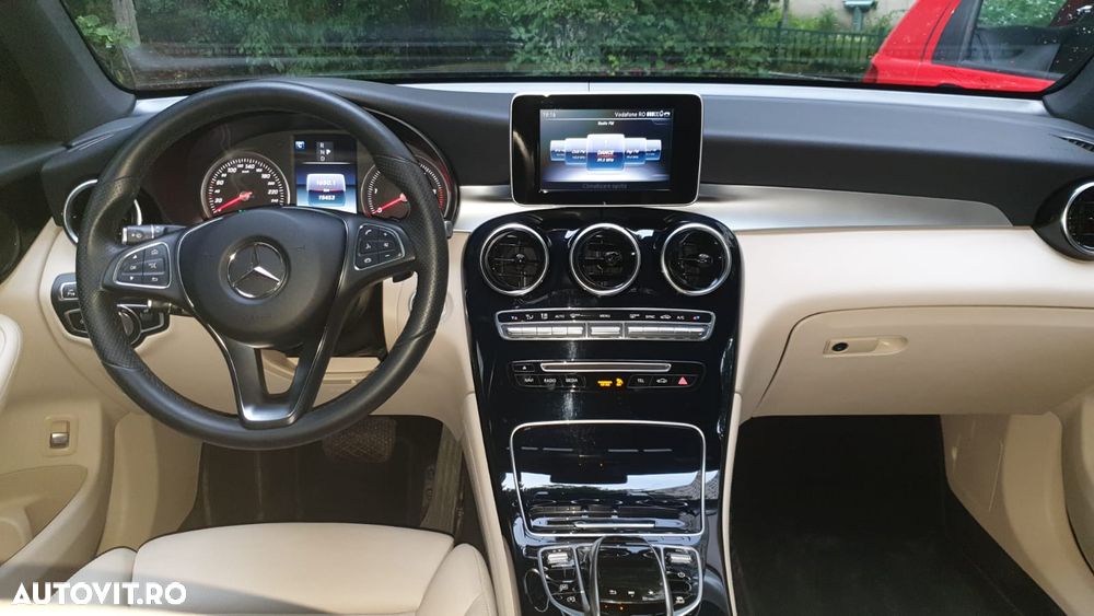 Mercedes-Benz GLC 300 d 4MATIC - 6