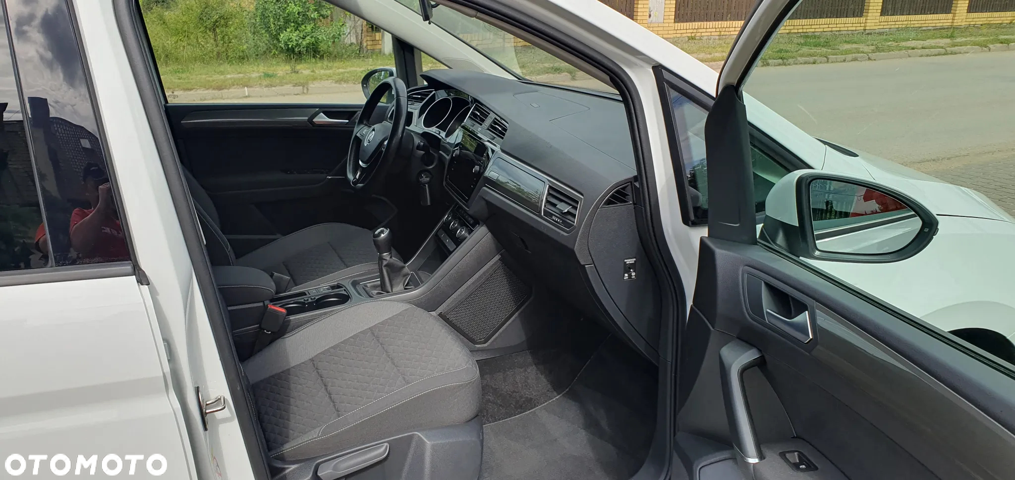 Volkswagen Touran 1.6 TDI SCR Join - 14
