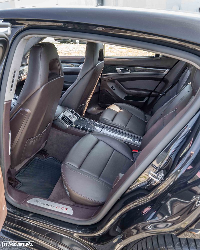 Porsche Panamera 4S PDK - 17