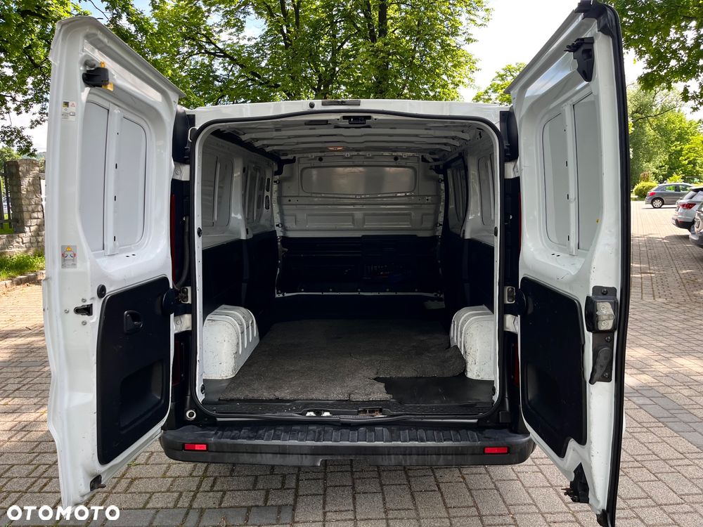 Opel Vivaro - 11