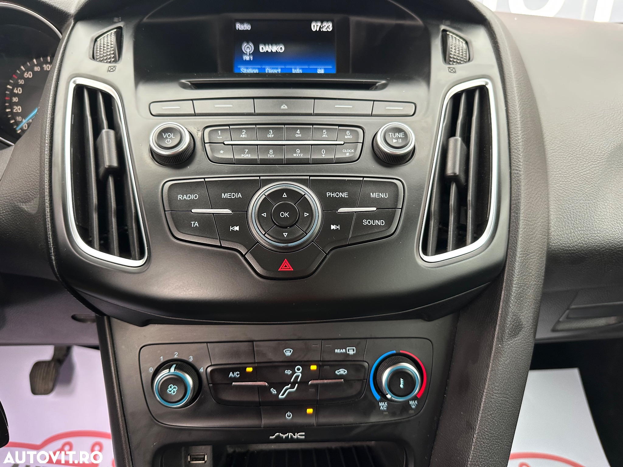 Ford Focus 1.5 EcoBlue Start-Stopp-System TITANIUM STYLE - 10