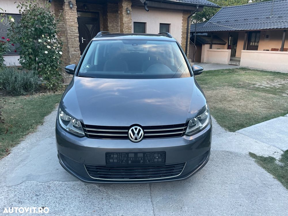 Volkswagen Touran - 12