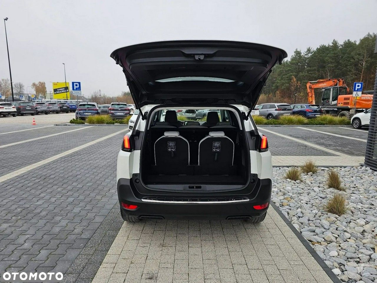 Peugeot 5008 1.6 PureTech Allure S&S EAT8 - 16