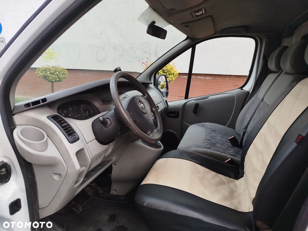 Opel Vivaro - 11