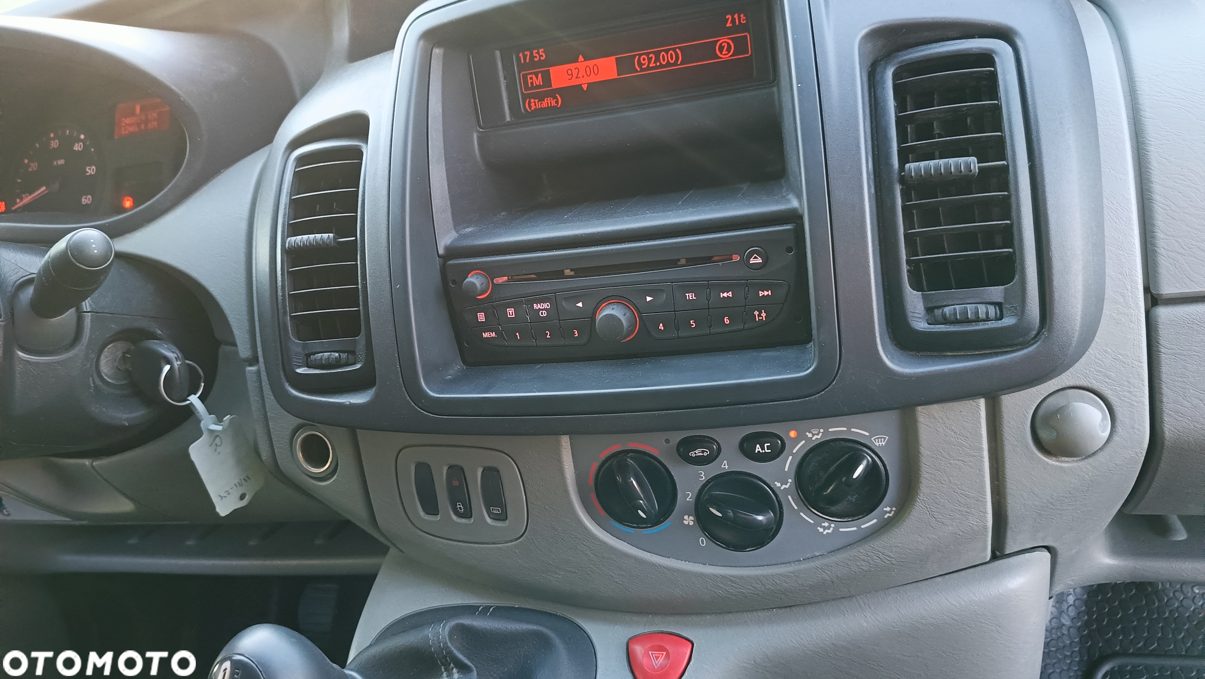 Nissan Primastar 2014 r klimatyzacjia długi long Trafic Vivaro - 23
