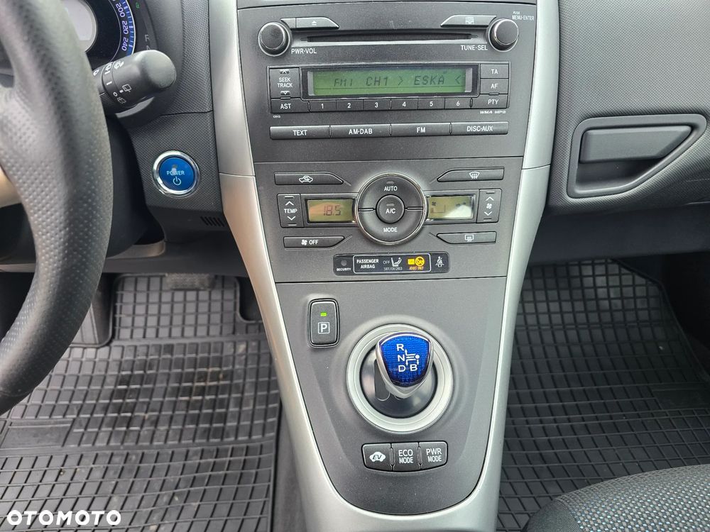 Toyota Auris 1.8 HSD Sol - 32