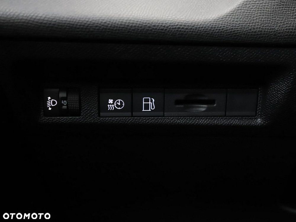 Peugeot 308 1.6 Hybrid PHEV Allure Pack EAT8 - 39