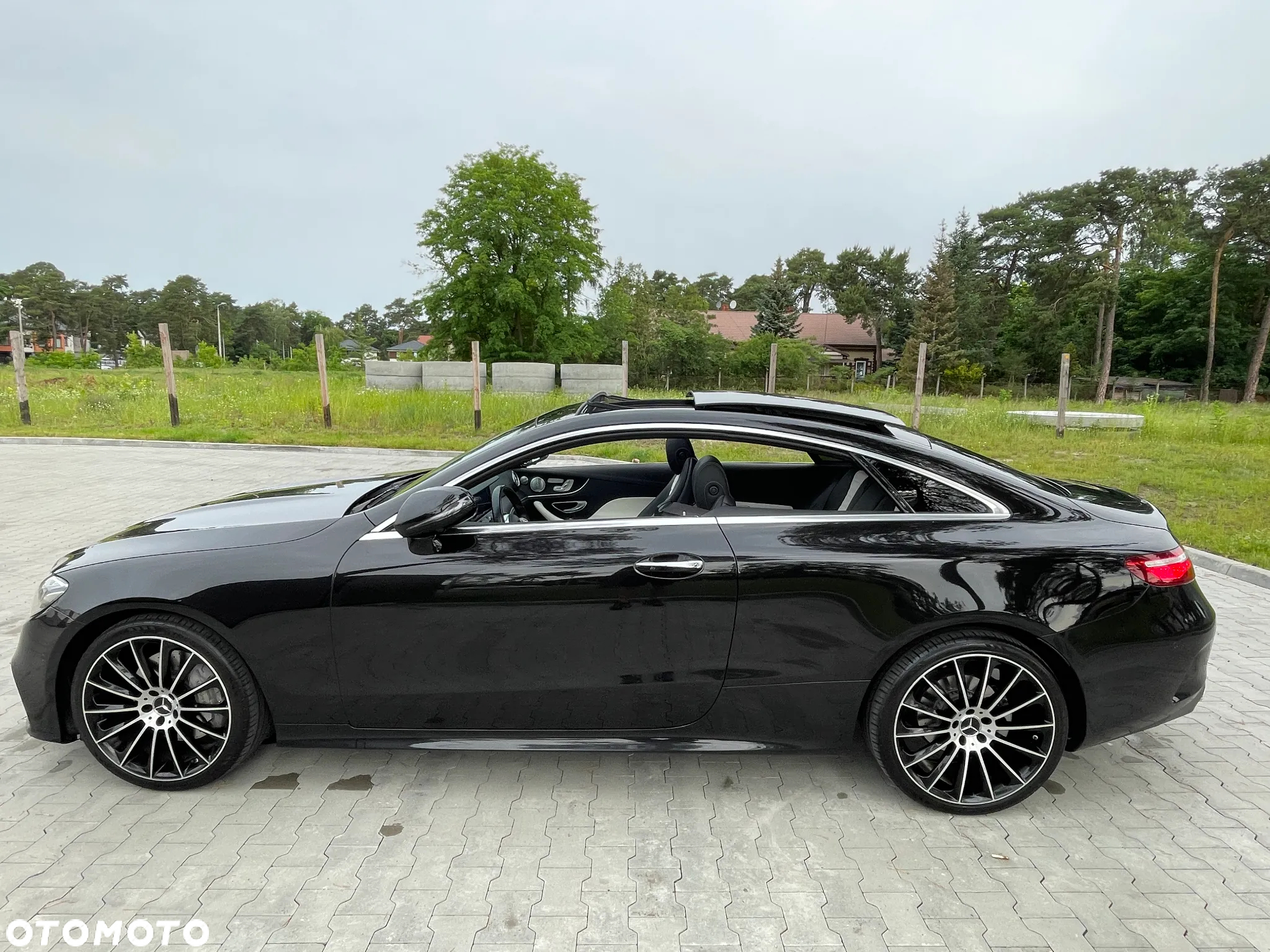 Mercedes-Benz Klasa E 300 Coupe 9G-TRONIC - 28