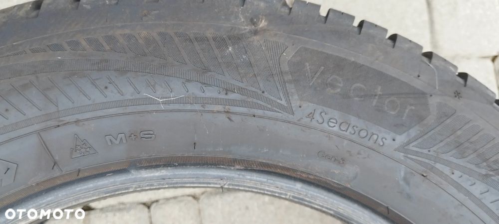 235/60/18 goodyear vector 4season gen3 - 2