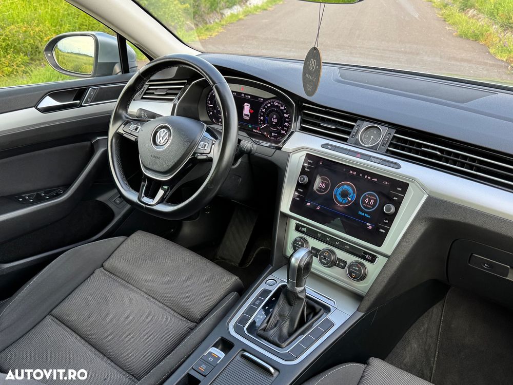 Volkswagen Passat - 11