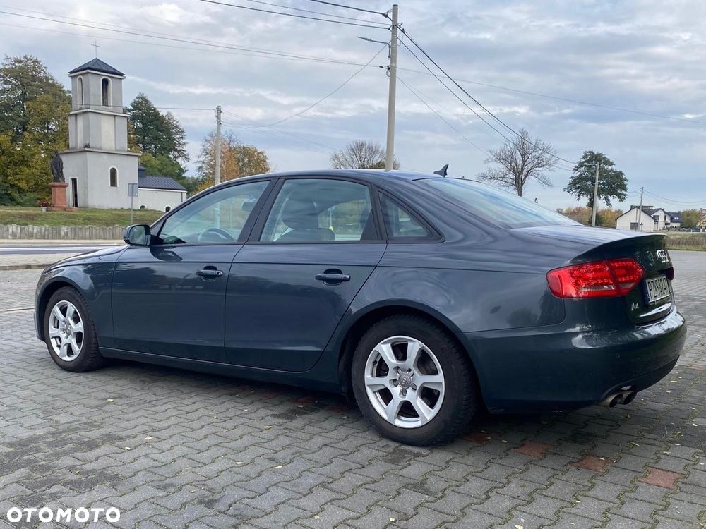 Audi A4 2011 photo 3
