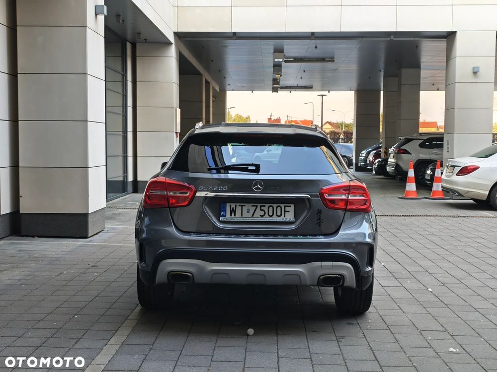 Mercedes-Benz GLA - 5