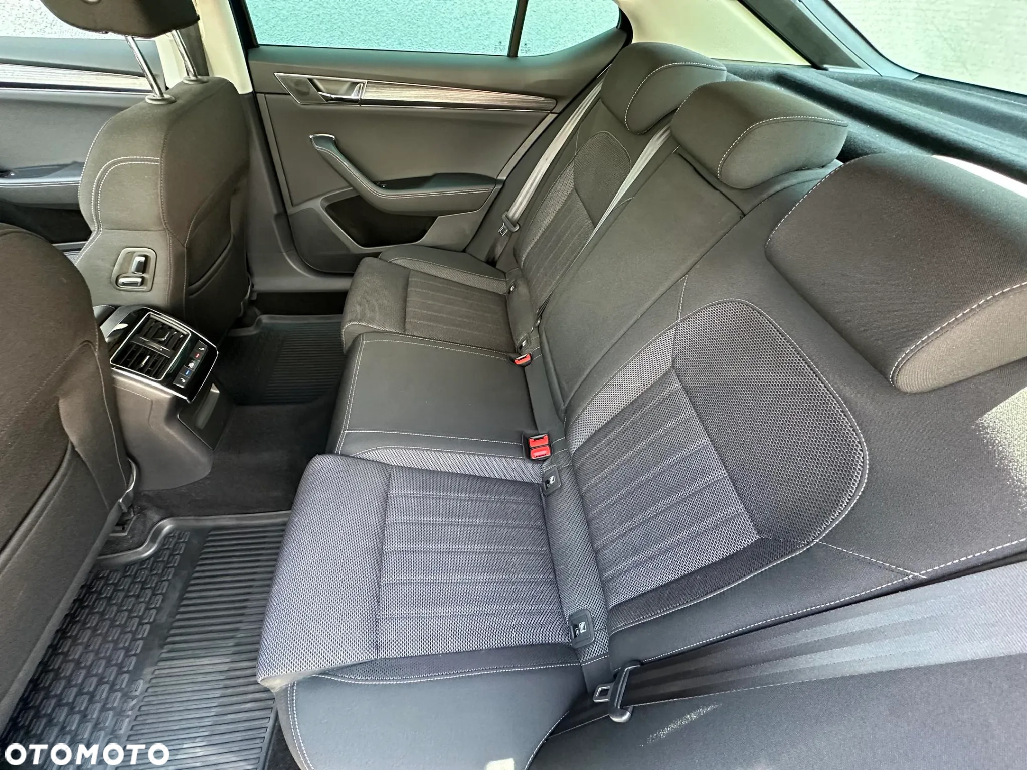 Skoda Superb 2.0 TDI SCR Style DSG - 13