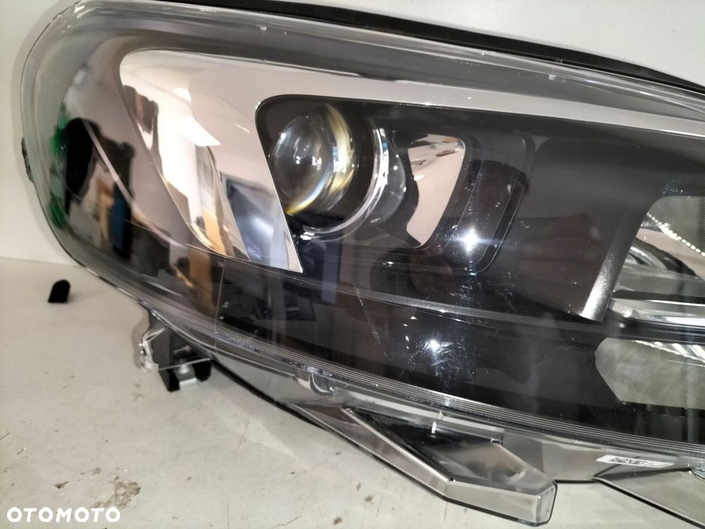 lampa przednia reflektor prawy opel zafira d 19- vivaro c 19- xenon - 3
