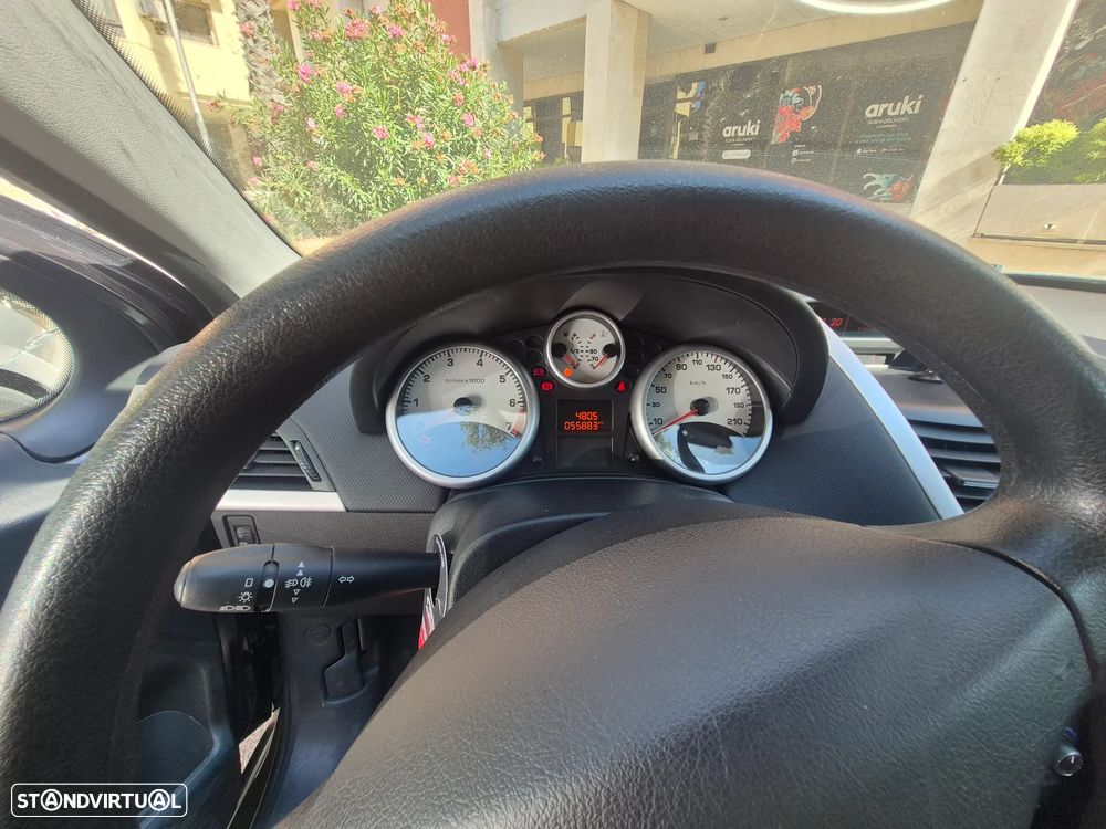 Peugeot 207 1.4 16V SE Millesim 200 Anos - 7