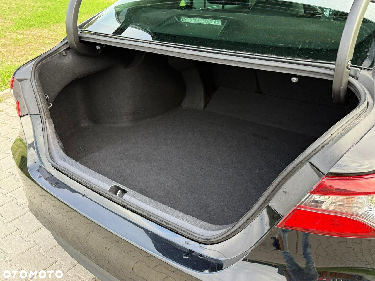 Toyota Camry - 15