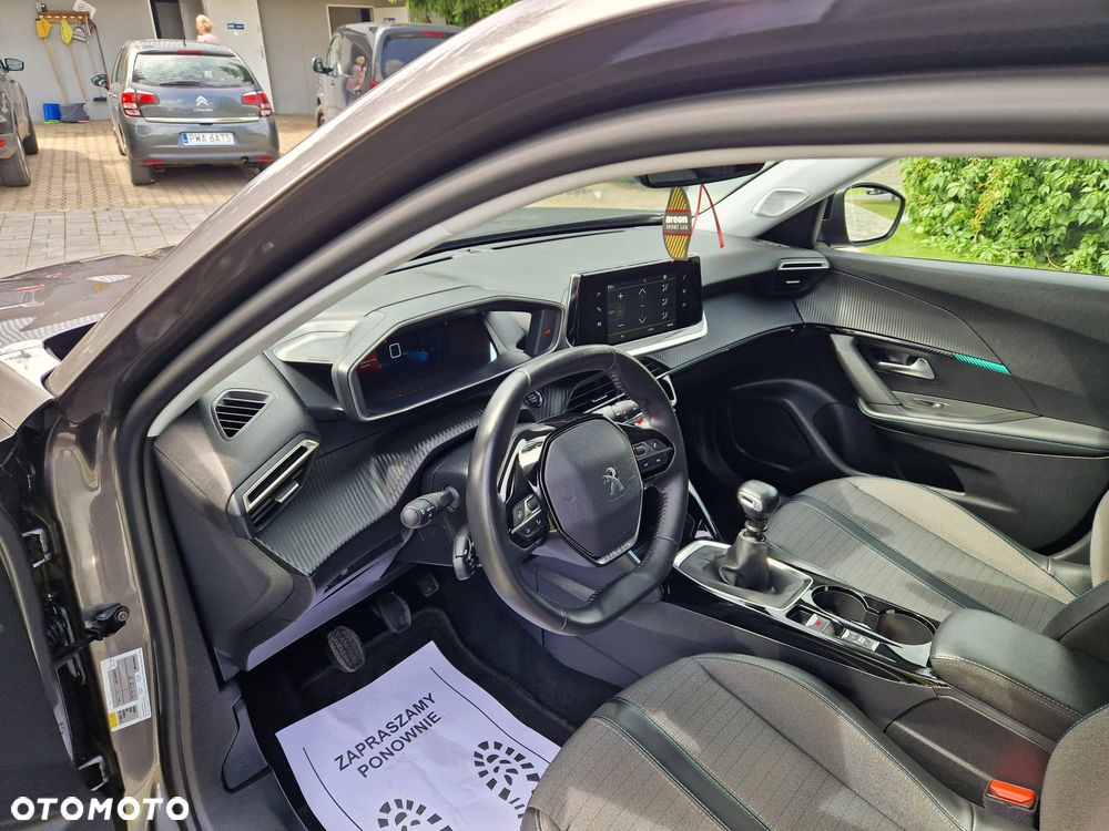Peugeot 2008 - 11
