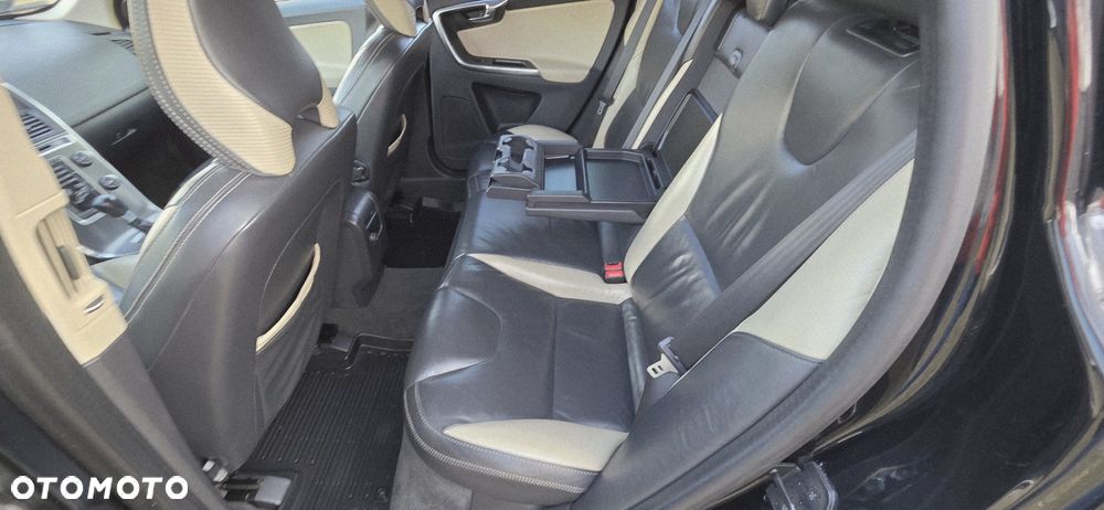 Volvo XC 60 D4 RDesign - 15