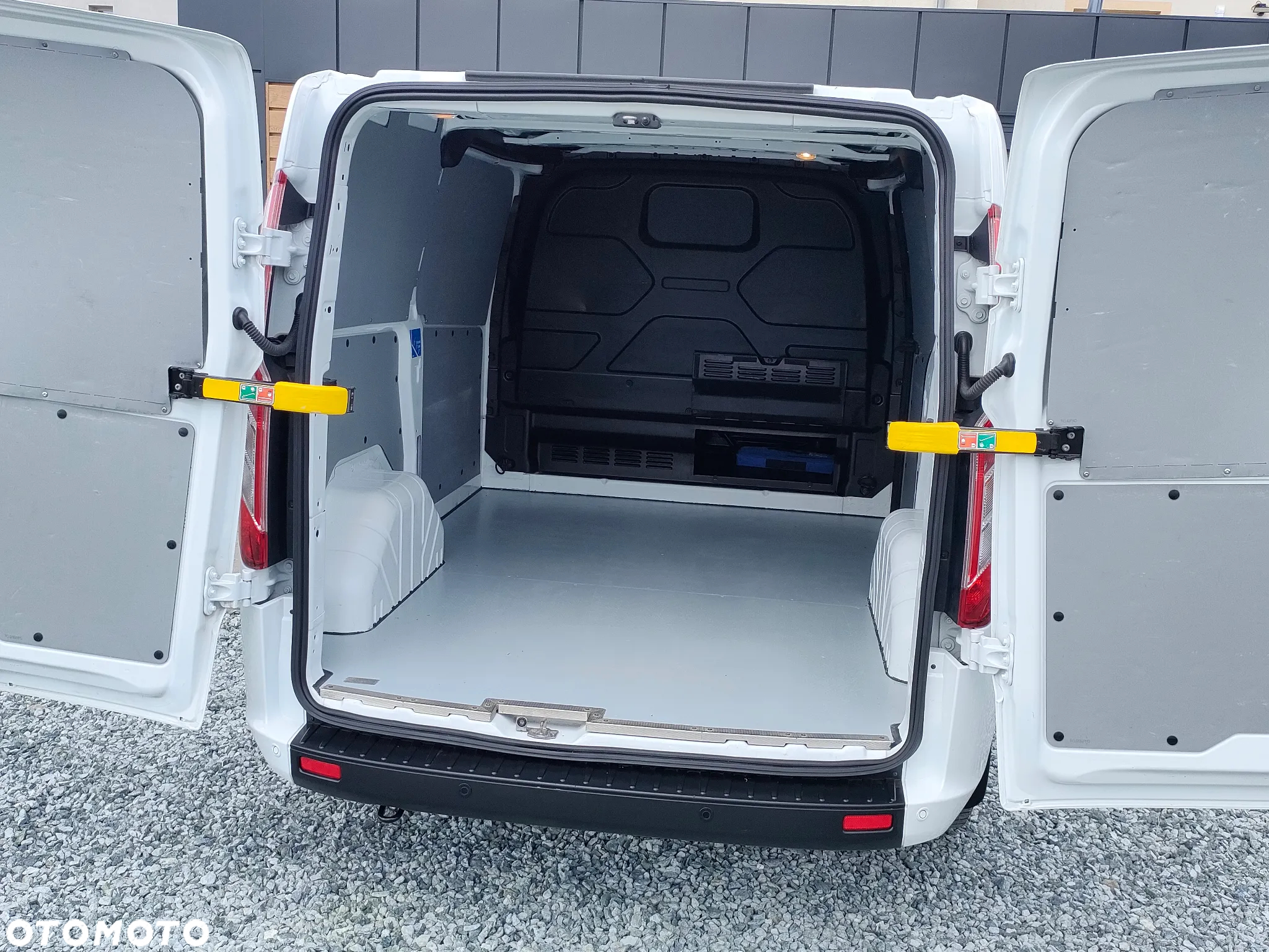 Ford Transit Custom - 32