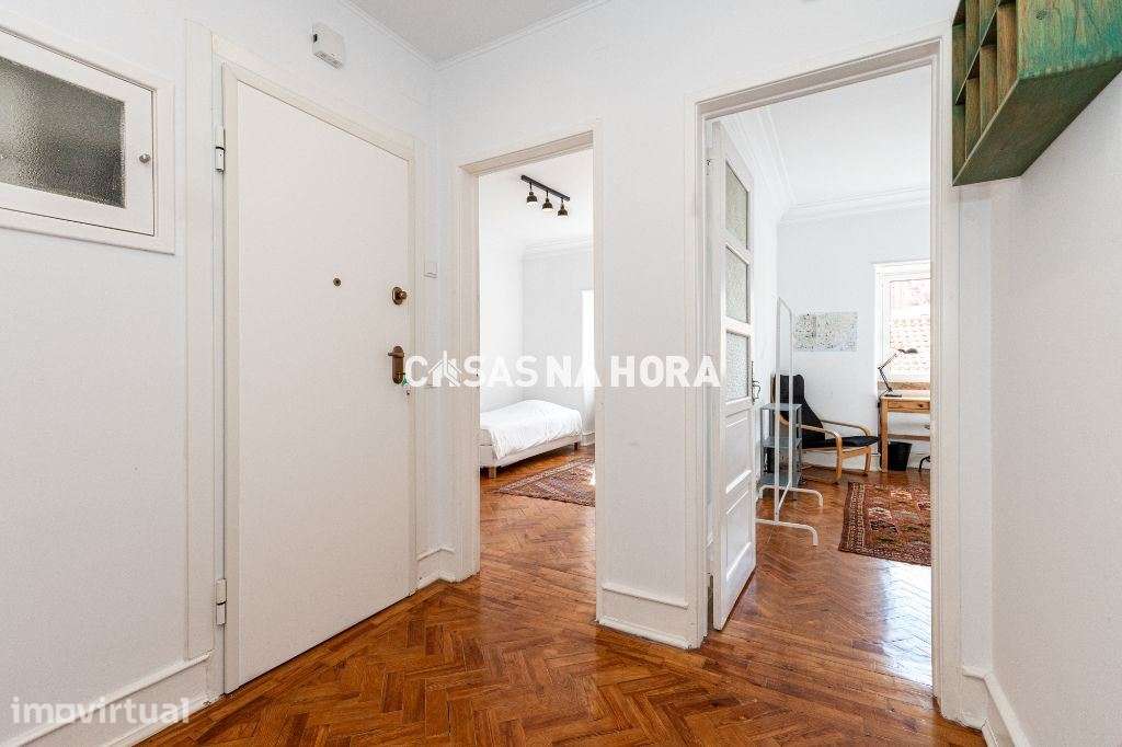 Duplex T2 + 1  renovado  e mobilado na Rua Soares dos Reis em Campo... - Grande imagem: 2/24