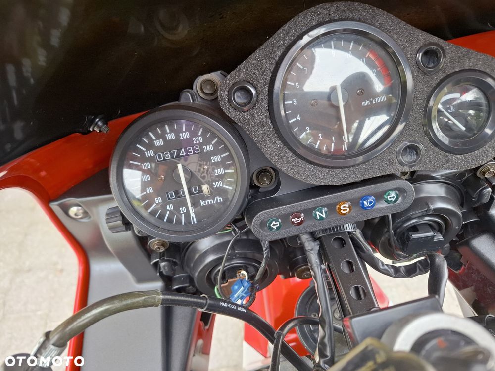 Honda CBR - 33