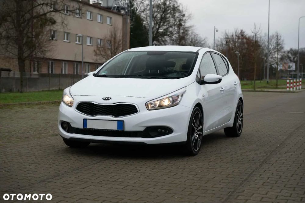 Kia Ceed 1.4 CVVT Attract - 4