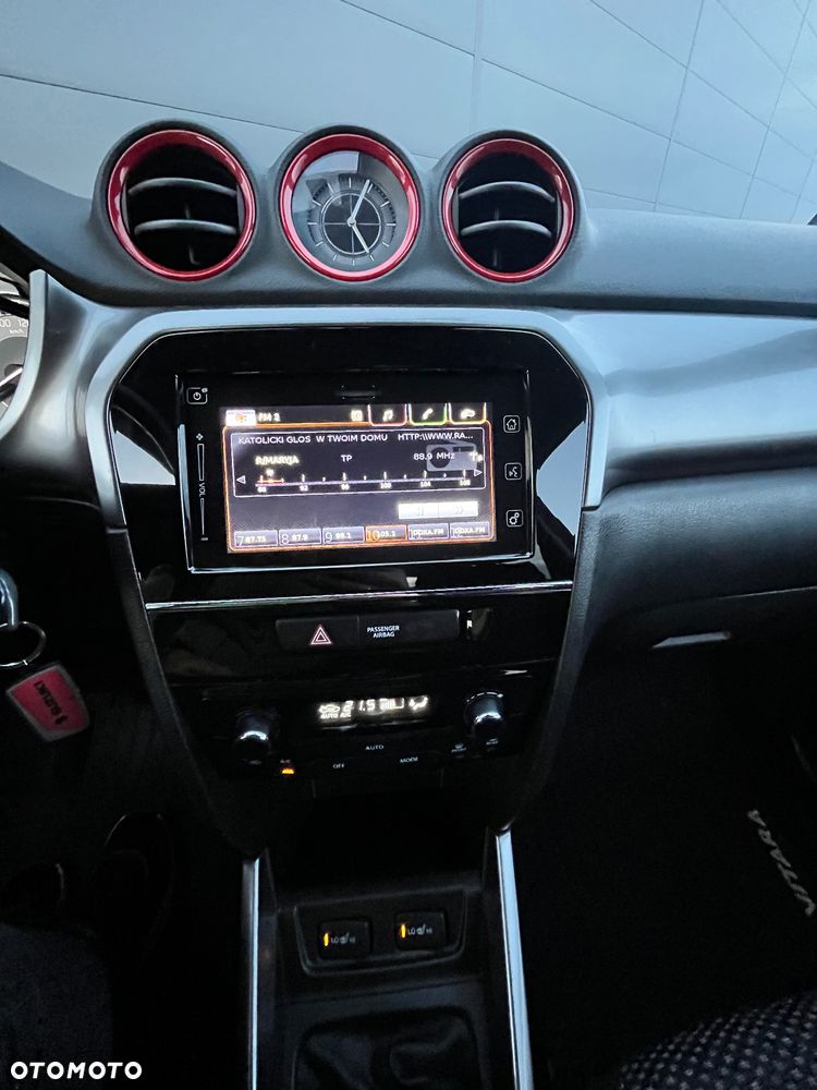 Suzuki Vitara 1.4 Boosterjet Premium 2WD - 24