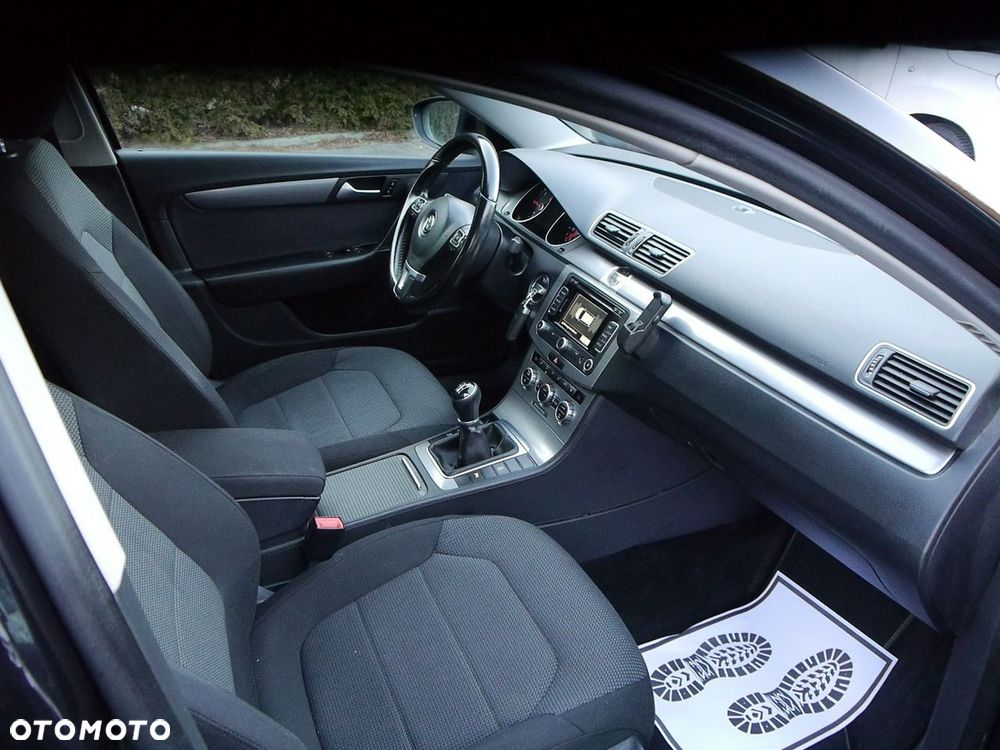 Volkswagen Passat - 29