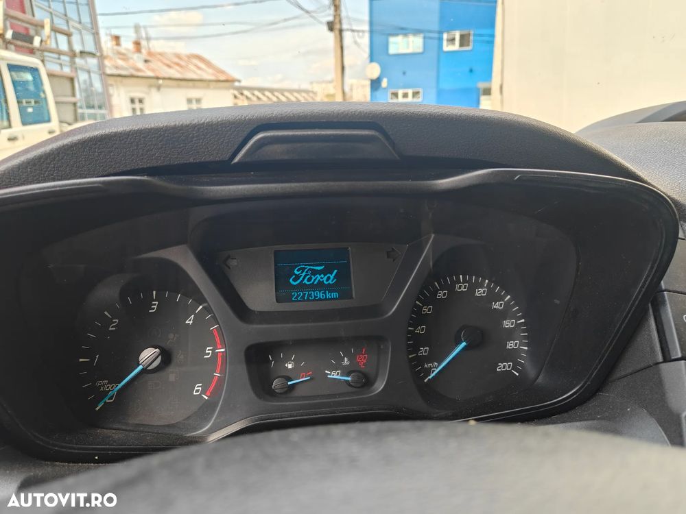 Ford TRANZIT - 10