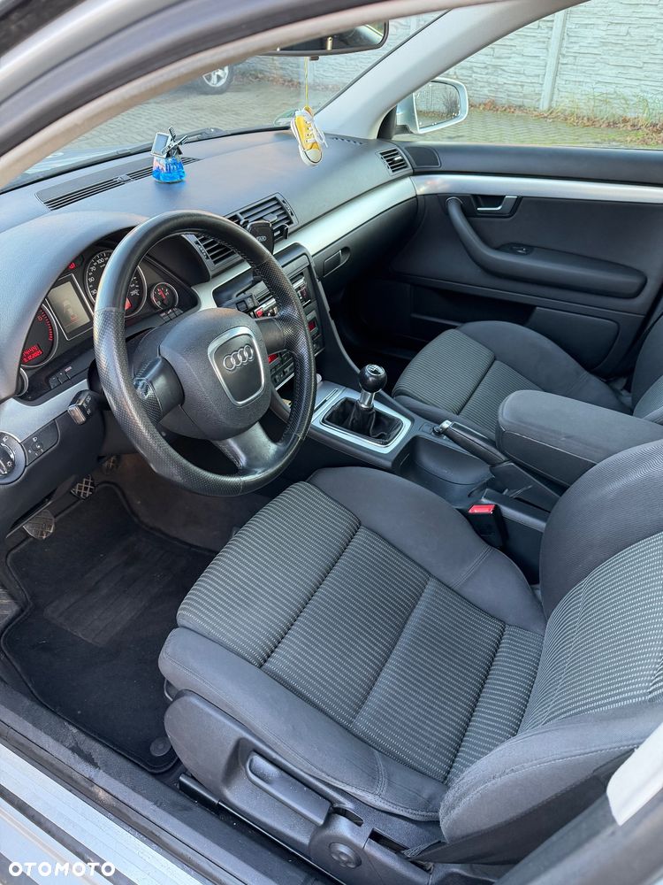 Audi A4 Avant 2.0 TDI - 9