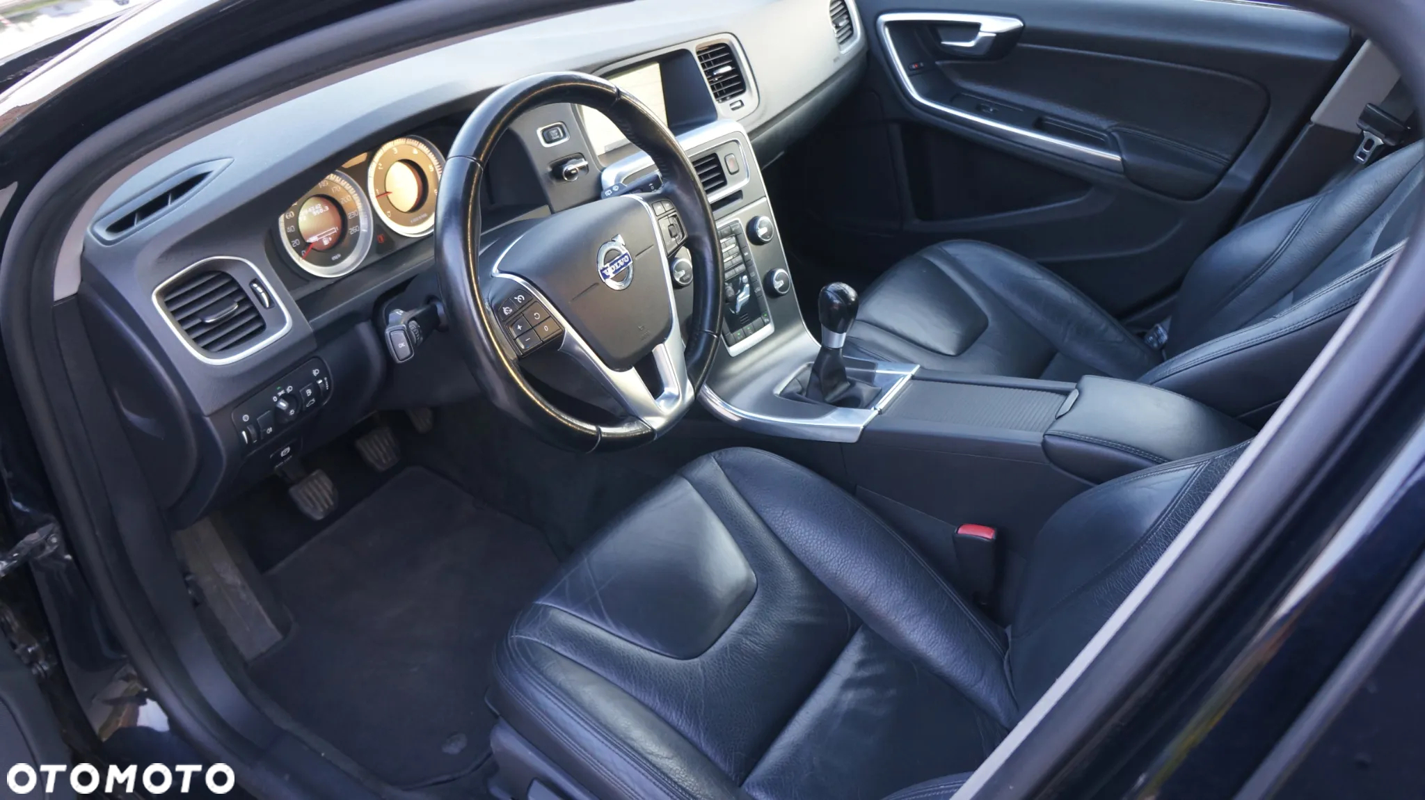 Volvo V60 D2 Momentum - 8