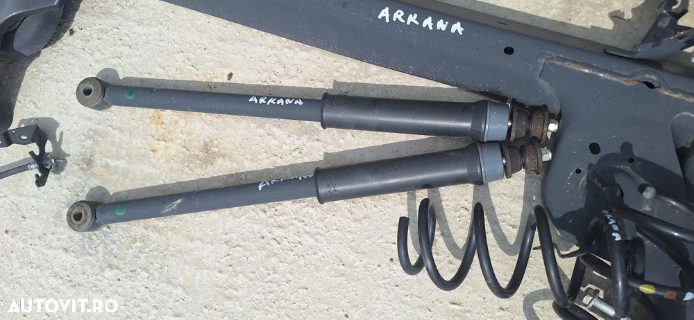 PUNTE SPATE RENAULT  ARKANA - 5