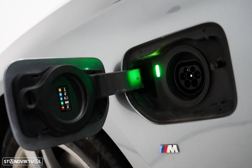 BMW 530 e iPerformance Pack M — fotografia 18