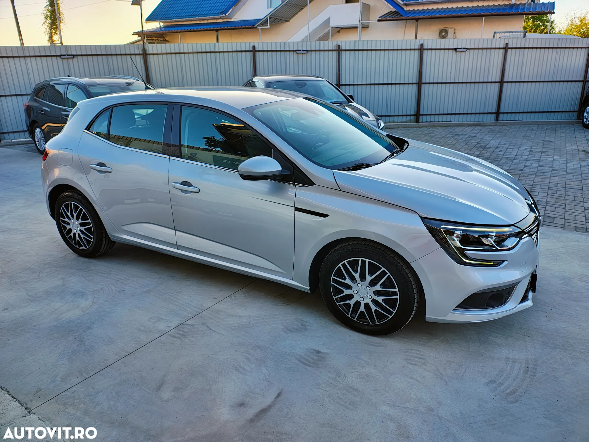 Renault Megane BLUE dCi Business - 10