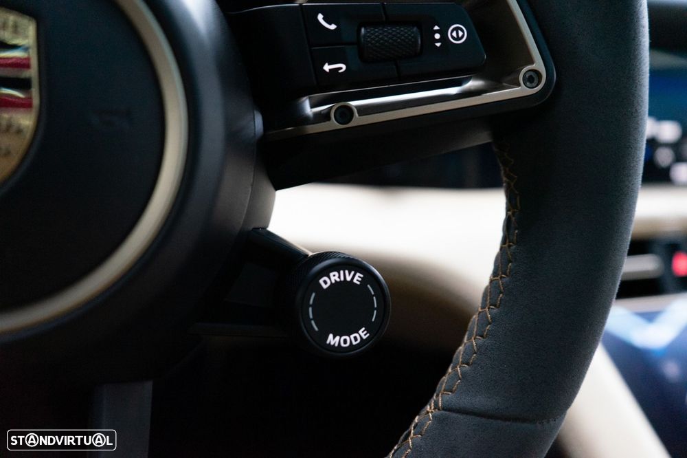 Porsche Taycan Turbo - 43