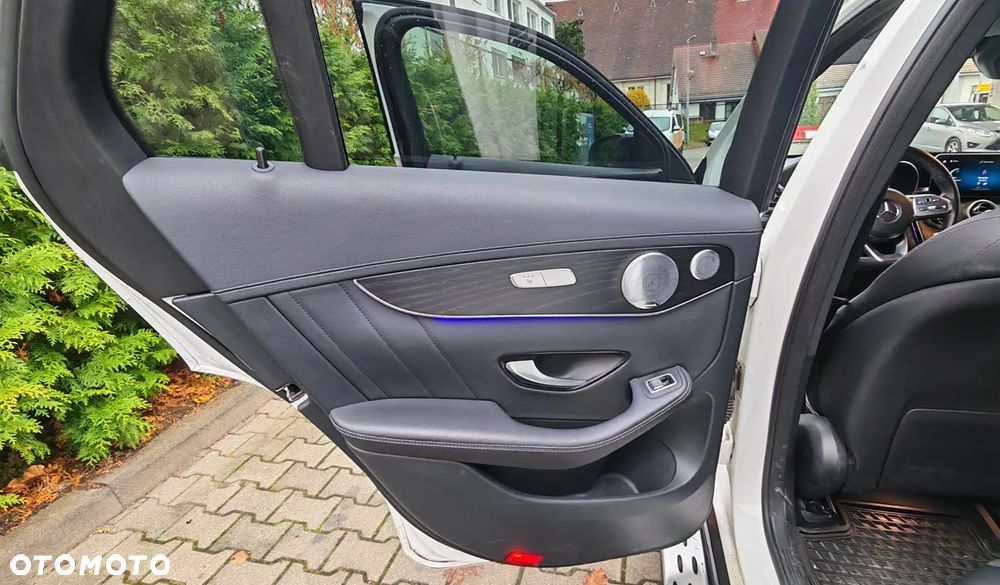 Mercedes-Benz GLC 300 4-Matic - 11