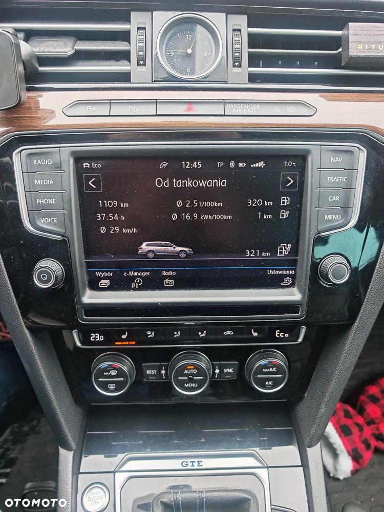 Toyota Prius 1.8 HSD Prestige - 12