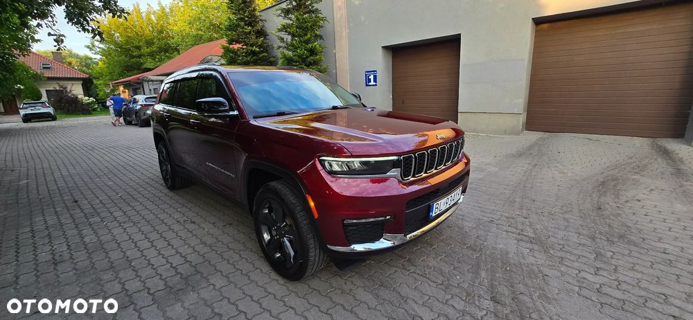 Jeep Grand Cherokee - 38
