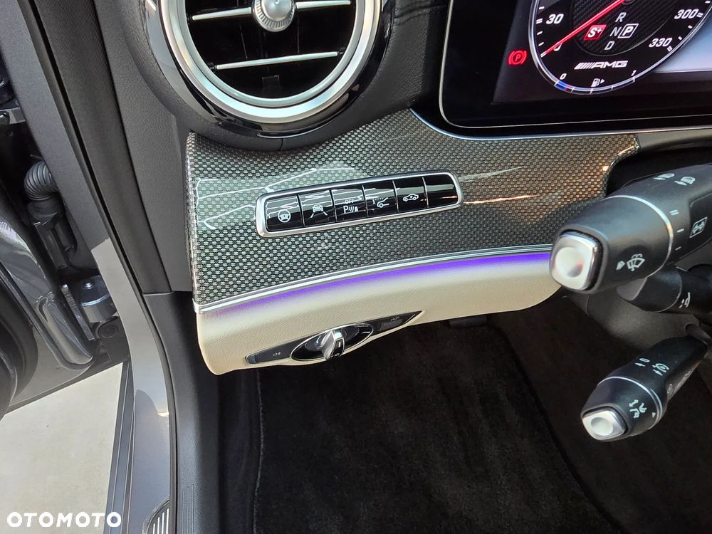 Mercedes-Benz Klasa E AMG 63 4-Matic+ - 26