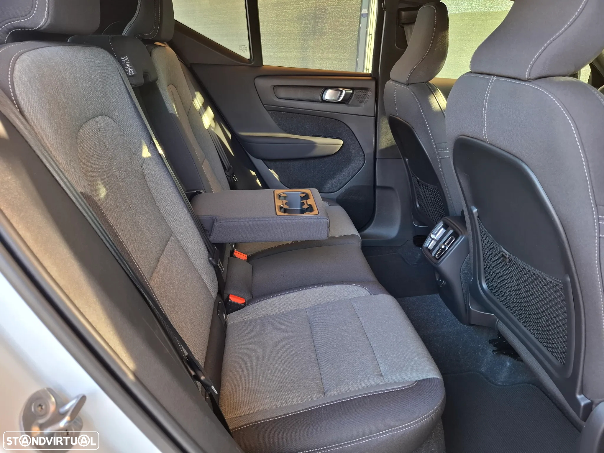 Volvo XC 40 1.5 T2 Plus Dark Auto - 39