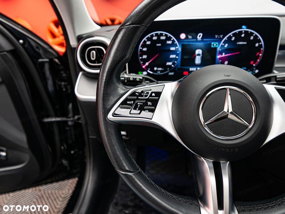 Mercedes-Benz Klasa C 180 mHEV Business Edition - 19