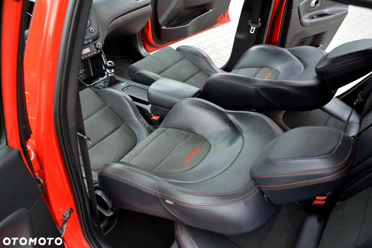 Kia Ceed Cee'd 1.6 T-GDI GT - 22
