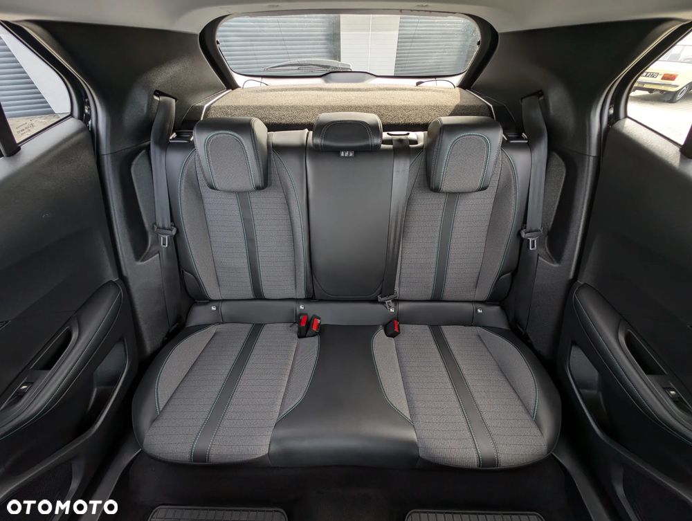 Peugeot 2008 BlueHDi 130 Allure S&S EAT8 - 28