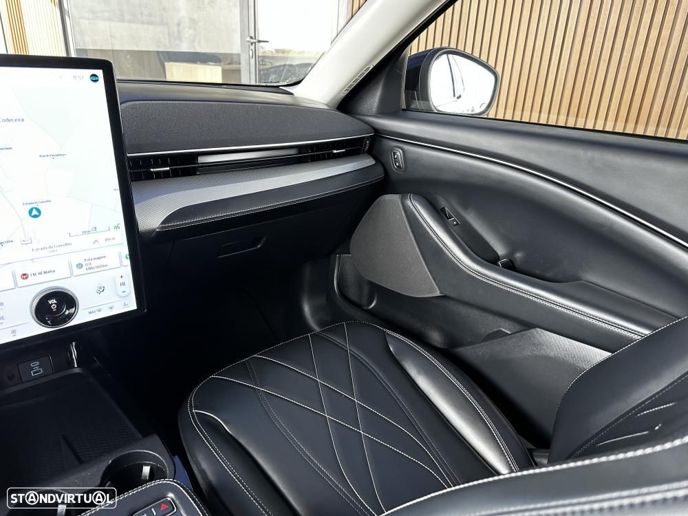 Ford Mustang Mach-E Standard - 42