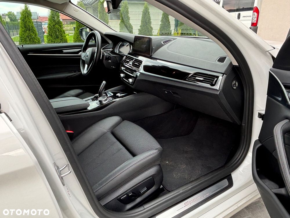 BMW Seria 5 520d Sport Line sport - 11