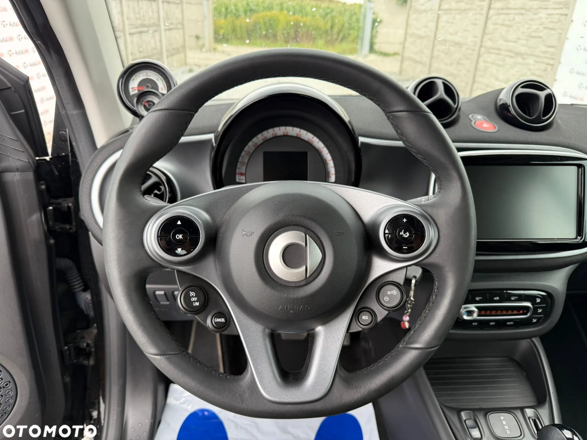 Smart Fortwo EQ - 10