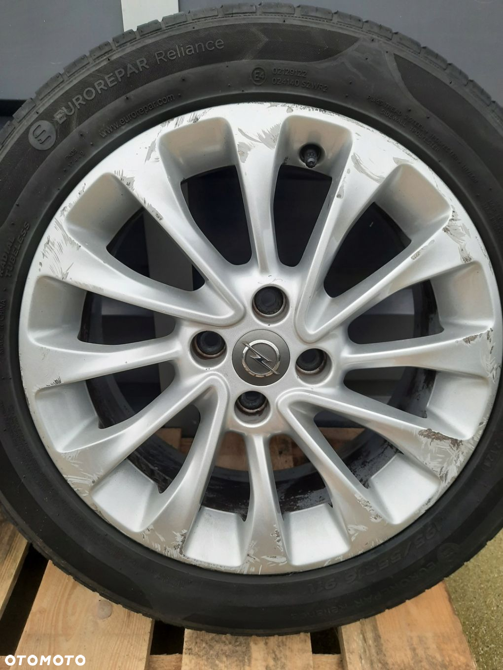 FELGI ALUMINIOWE Z OPONAMI OPEL CORSA E 16 CALOWE - 2
