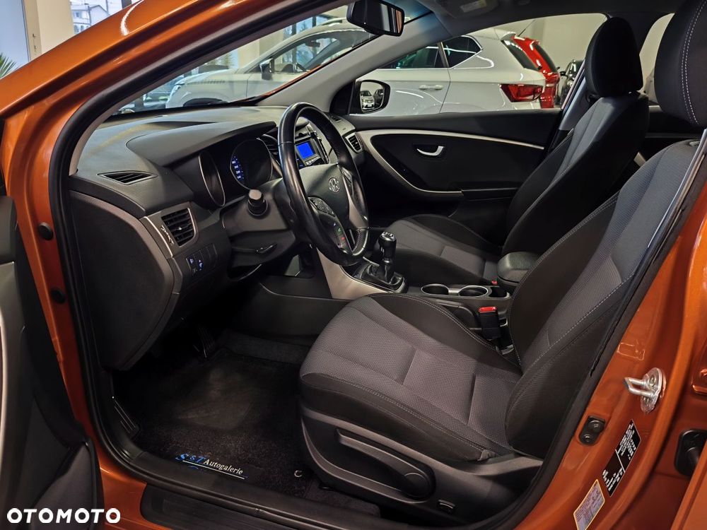 Hyundai i30 blue 1.4 YES Gold - 6