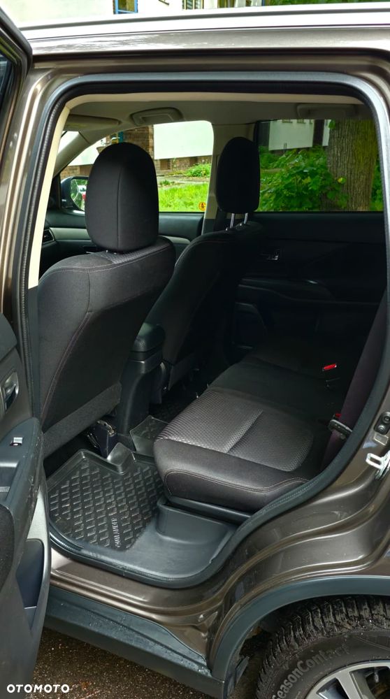 Mitsubishi Outlander 2.0 4WD CVT Edition+ - 17