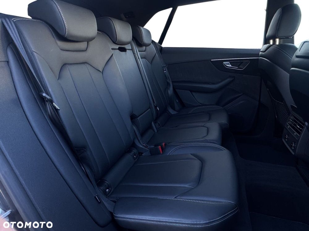 Audi Q8 - 13